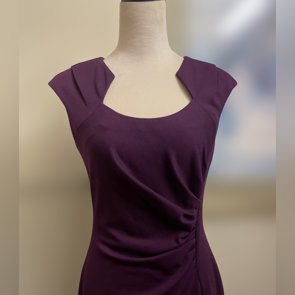 Calvin Klein Deep Plum Colored Dress w/Sweetheart Neck & Ruched Fabric (Size: 4) - Picture 3 of 10